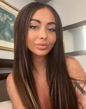 Brown hair london escort Bony Clyde located in Bond Street